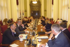 3. септембар 2012. Председница и чланови Одбора за финансије, републички буџет и контролу трошења јавних средстава састали се са представницима техничке Мисије Међународног монетарног фонда